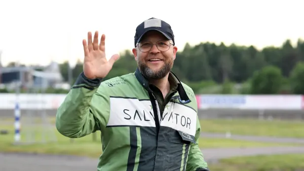 Pettersson & Wiik AB logotyp