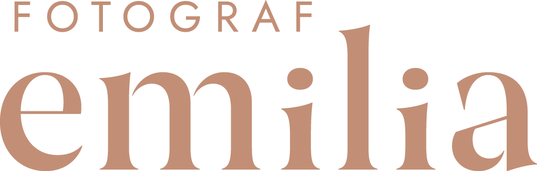 Fotograf Emilia AB logotyp