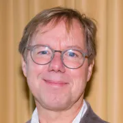 Patrik Hadenius AB logotyp