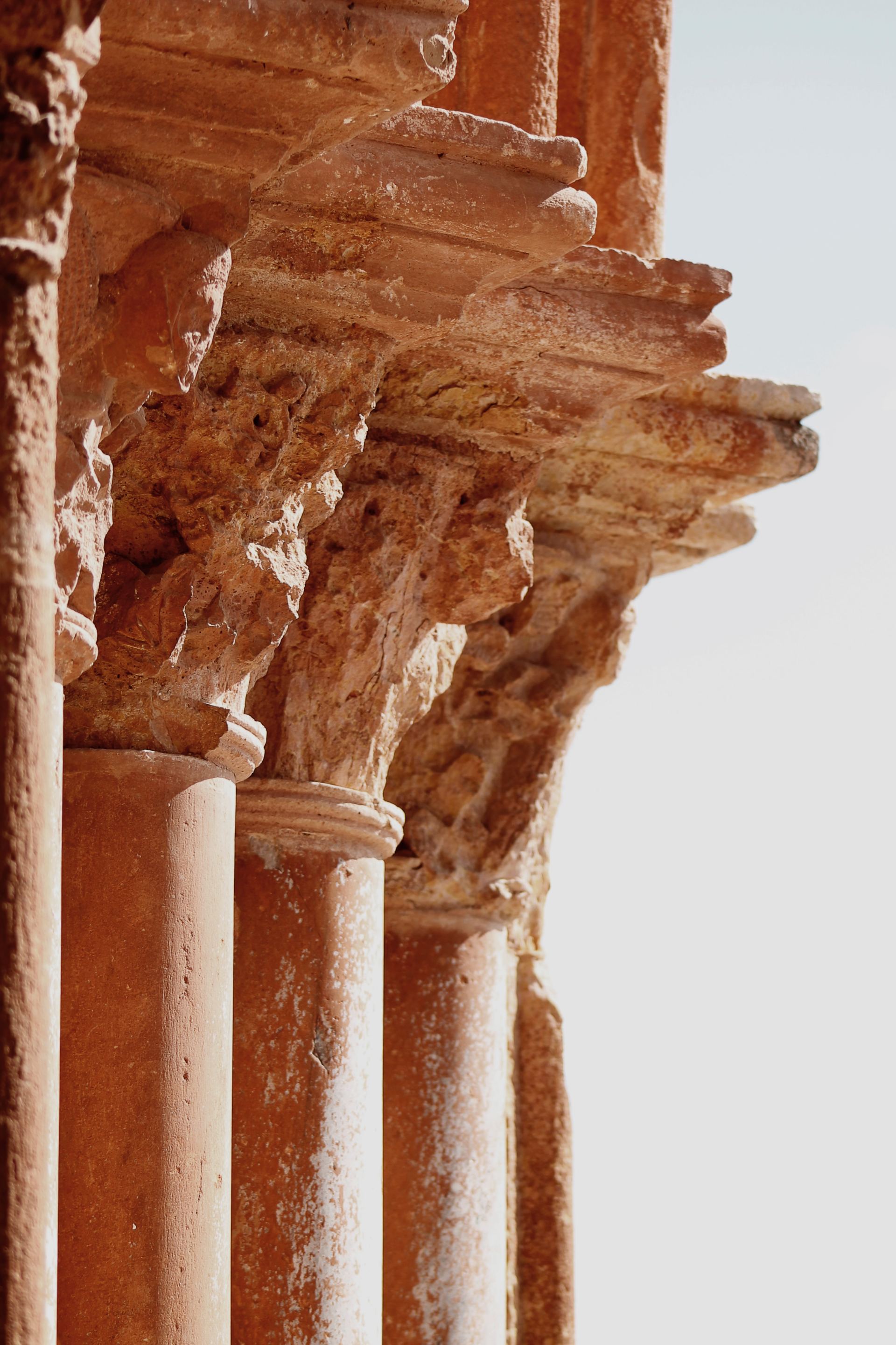 Caryatid AB logotyp
