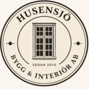 Husensjö bygg & interiör AB logotyp