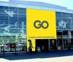 GO THE CENTER OF ACTIVITY AND SPORTING GOODS – varumärkesbild för Raketsport Gruppen i Stockholm AB