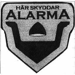 HÄR SKYDDAR ALARMA – varumärkesbild för Alarma Aktiebolag